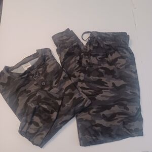 Real Essentials 2pc Camo Print Stretchy Comfy Pajama Set Sz M